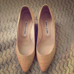 Manolo Blahnik Raffia Kitten Heels Size 9
